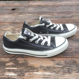 Black converse all star shoes